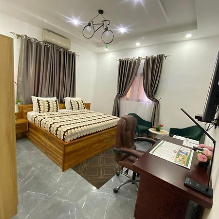 Marys Guest House Lome Exterior photo