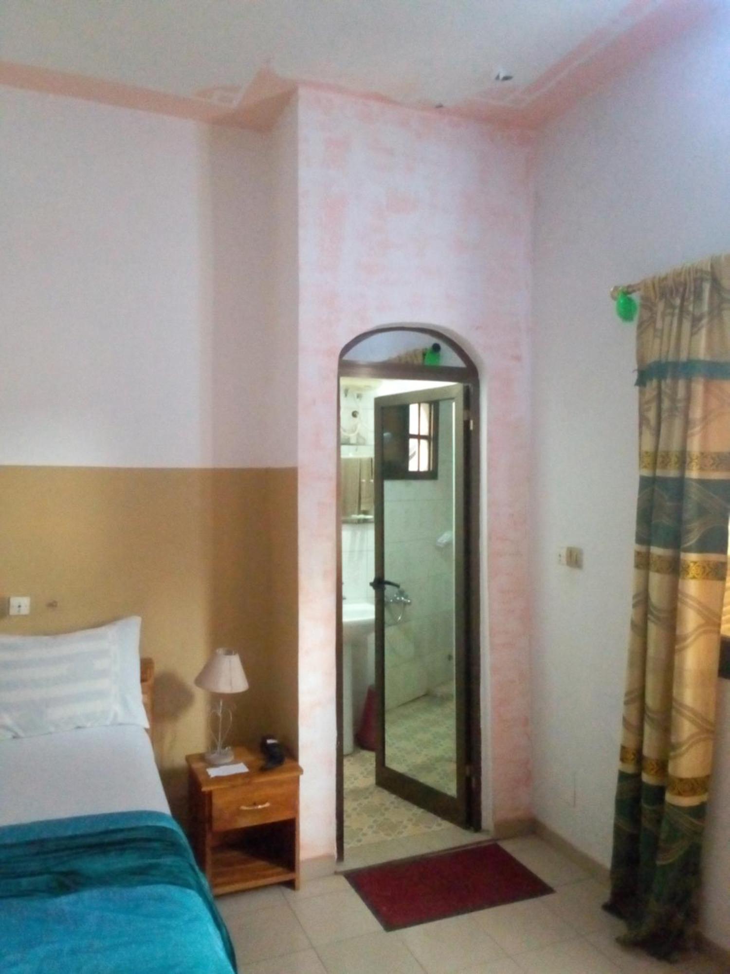 Marys Guest House Lome Exterior photo