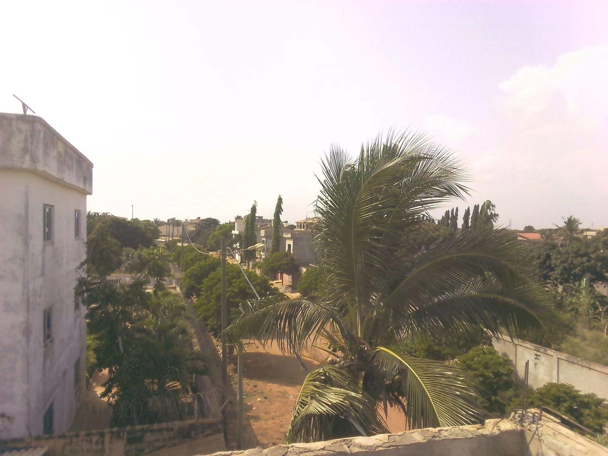 Marys Guest House Lome Exterior photo